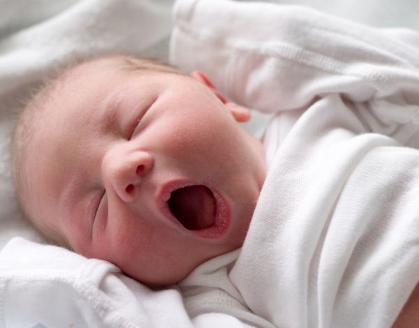 Jaga Kebersihan Tali Pusat Bayi Sebagai Cara Merawat Bayi Baru Lahir yang Benar